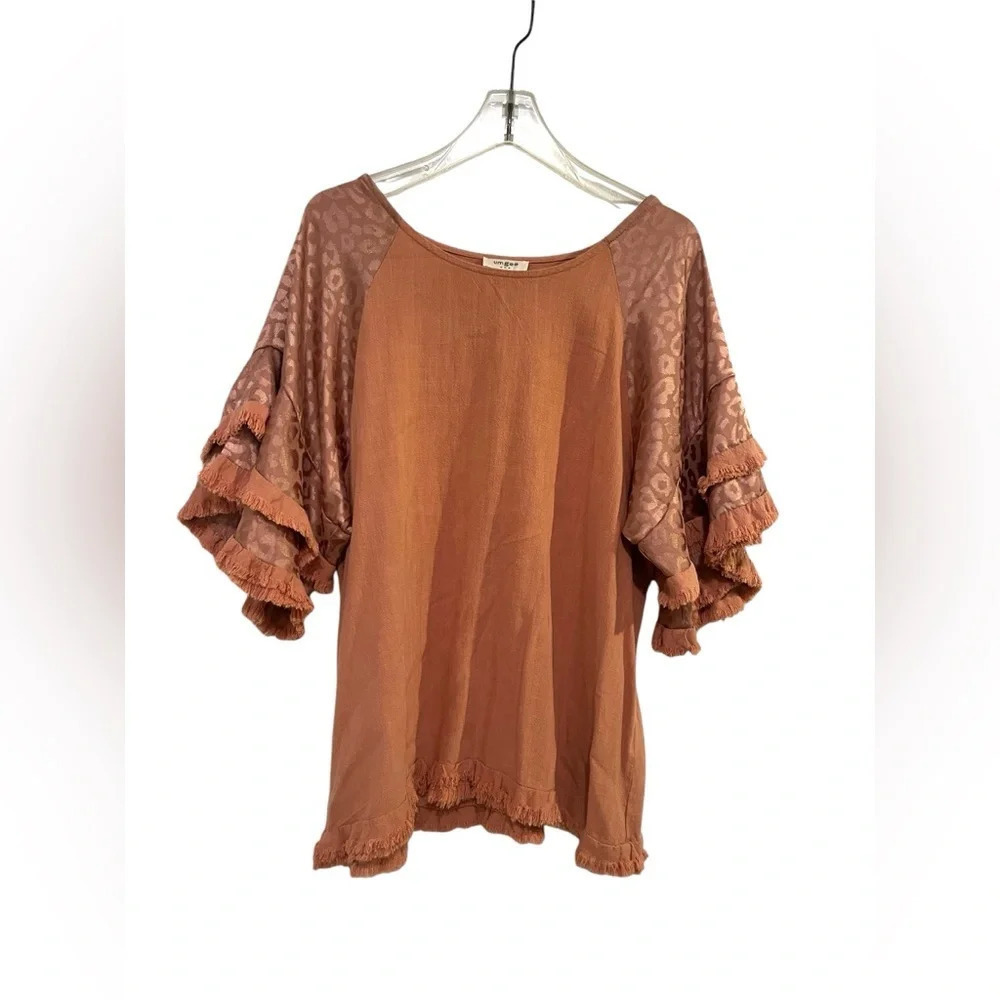Umgee Animal Jacquard Print Layered Sleeve Top Sz S